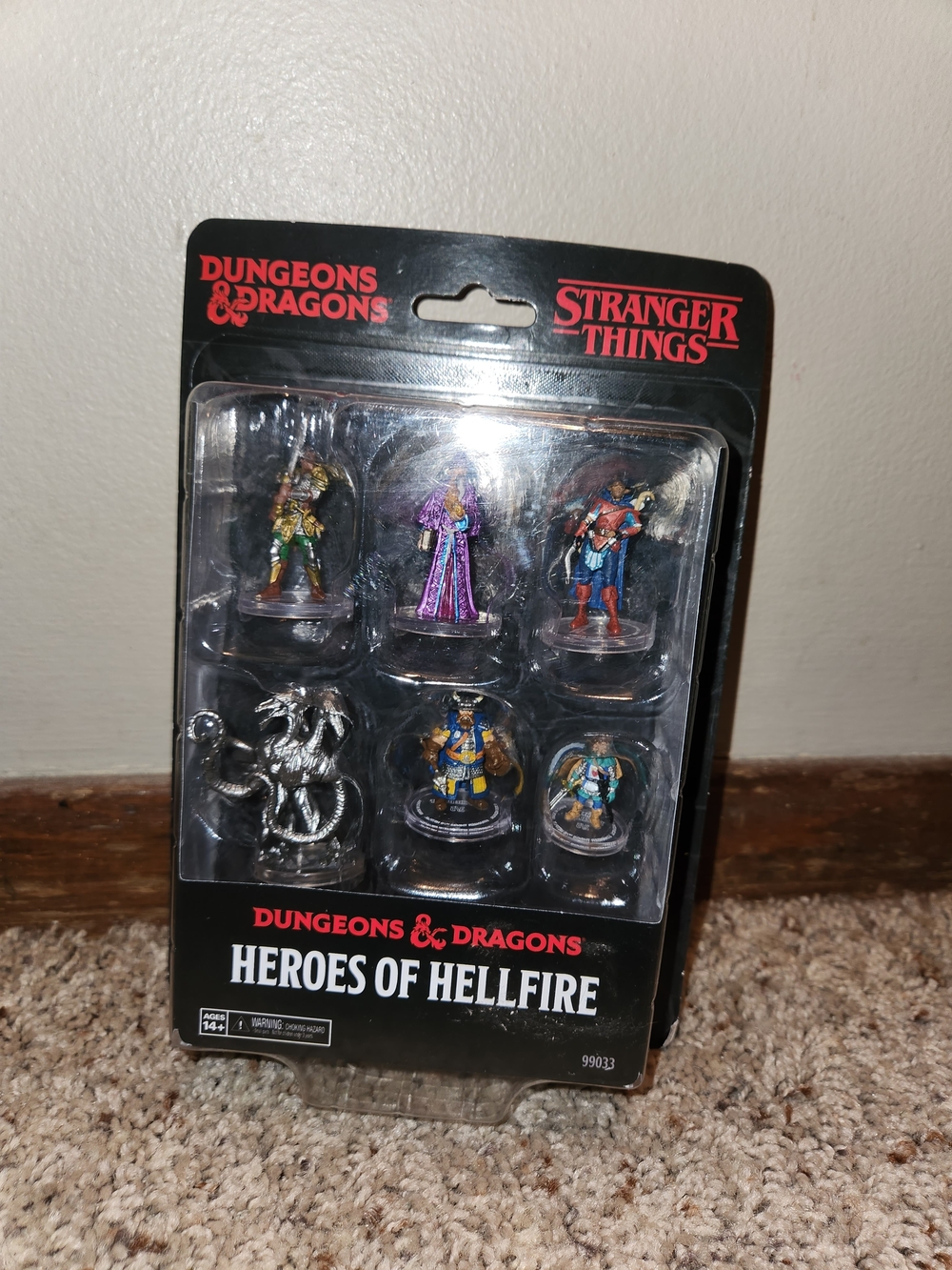 Dungeons & Dragons Stranger Things Heroes of Hellfire Miniatures Pack - Black